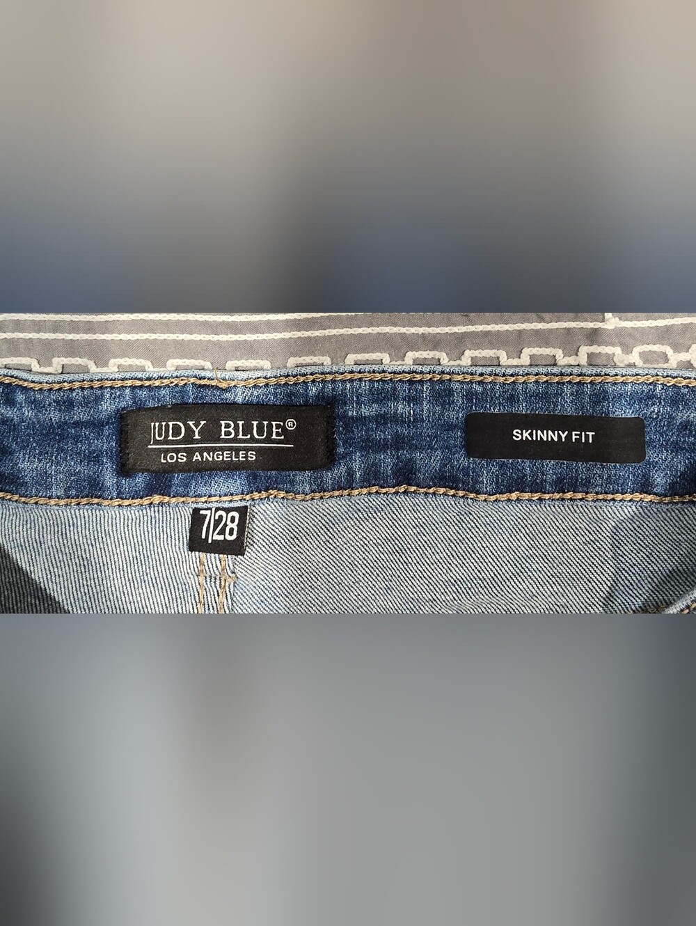 Judy Blue High Waisted Tummy Control Skinny Jeans Size 7/28 - Picture 6 of 7